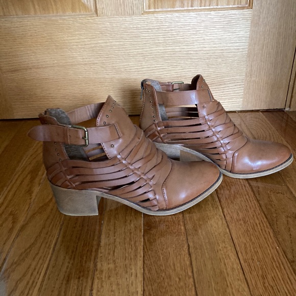 Women’s Brown Heeled Booties size 8.5 - Picture 4 of 6